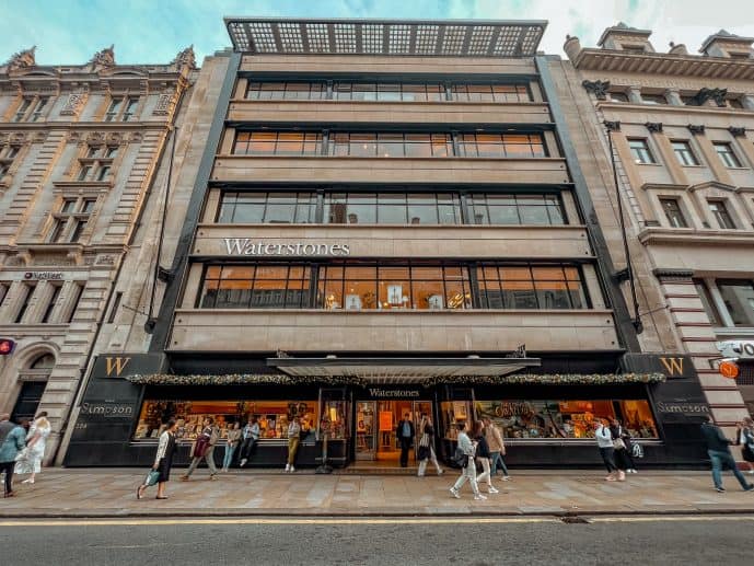 Waterstones Piccadilly London Biggest Bookstore in europe 