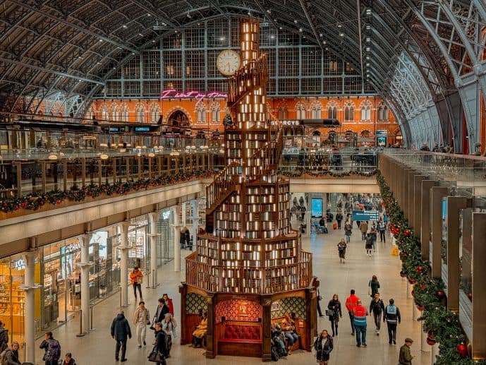 London Book Christmas Tree King's Cross St Pancras Hatchard's