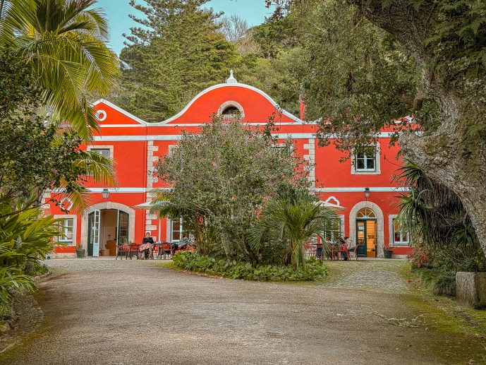 Monserrate Palace tea room 