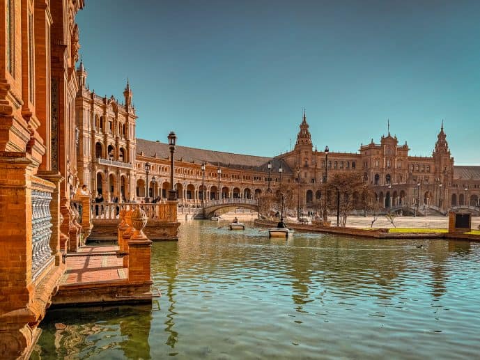 Plaza de Espana boat rides